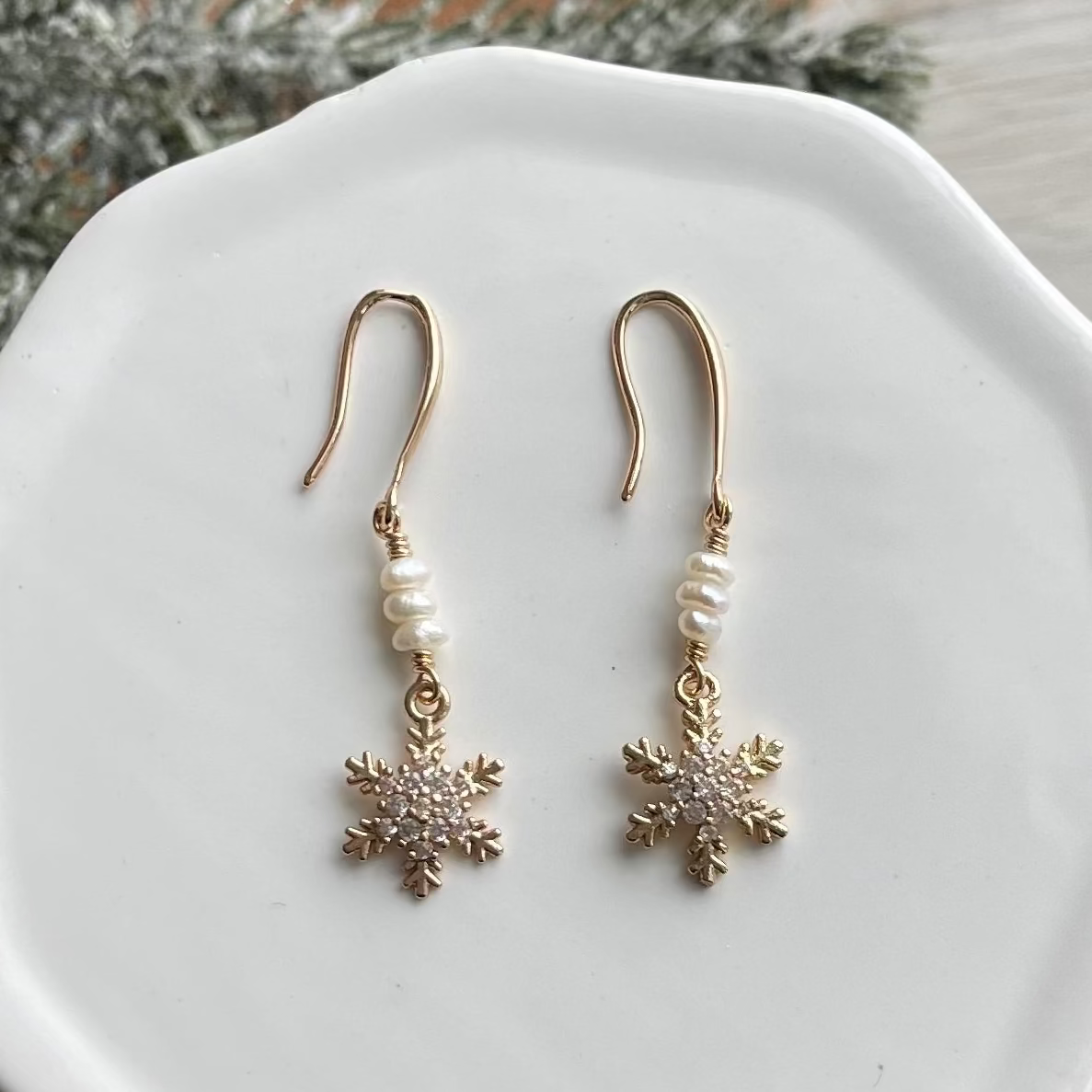 Snowflake Pearl Earrings