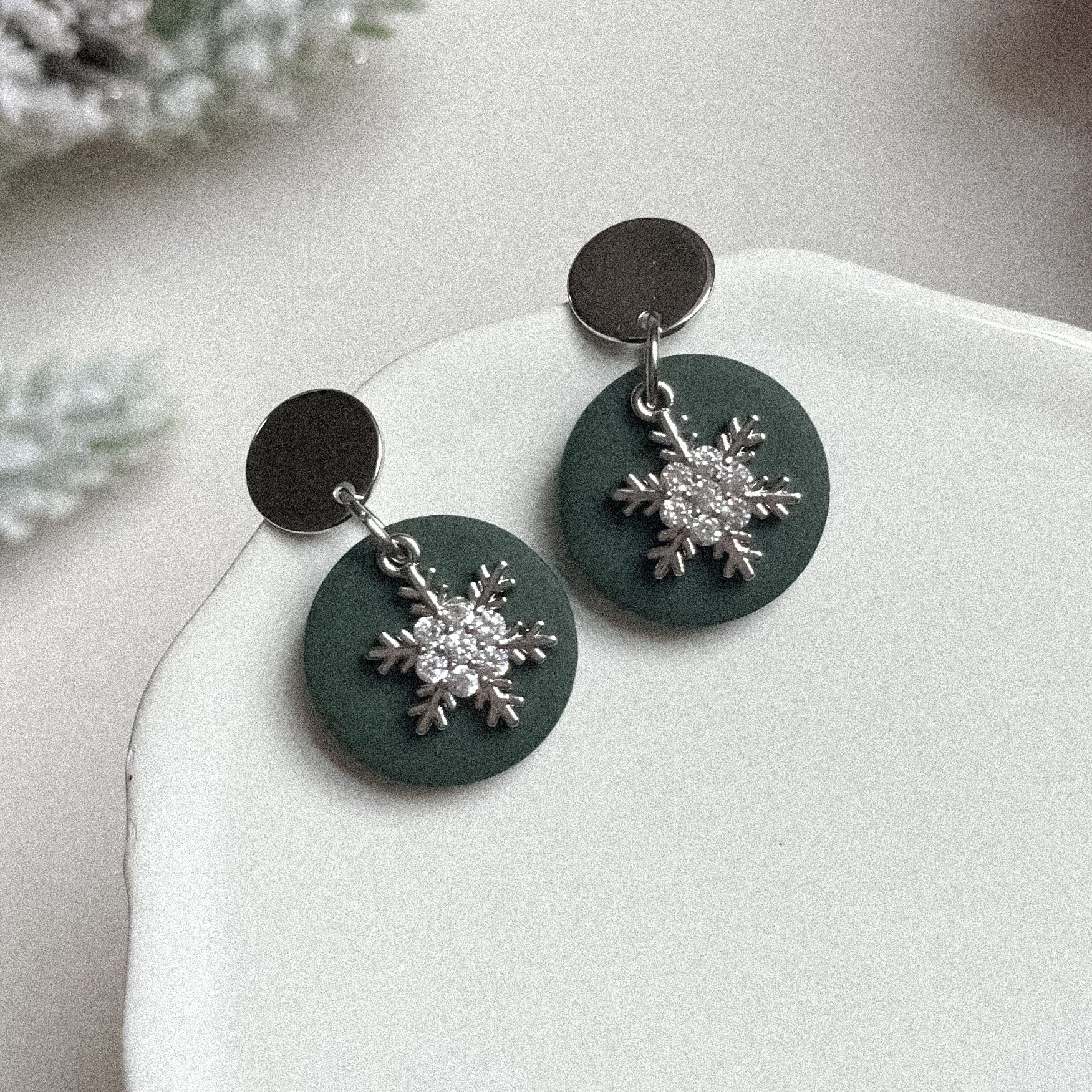 Snowflake Green Earrings